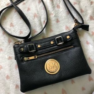 black and gold michael kors crossbody
